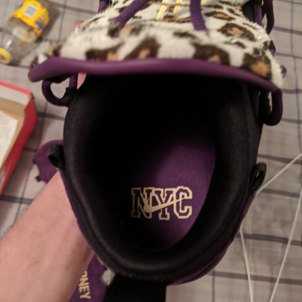 Shoes - Picture 2 of 4